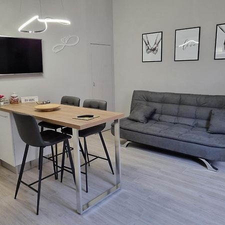 Ca Fiamma 1 Apartment กาซาเล มอนแฟร์ราโต ภายนอก รูปภาพ